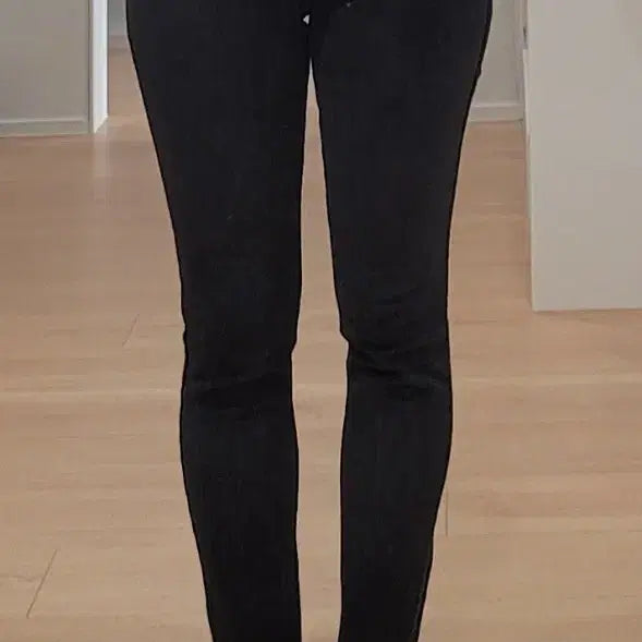 [BUNJANG] High-Waist Black Jeans / 블랙진