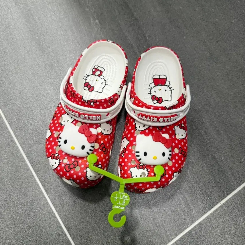 [BUNJANG] Hello Kitty Crocs / 키티 크록스 정품 220 판매해요
