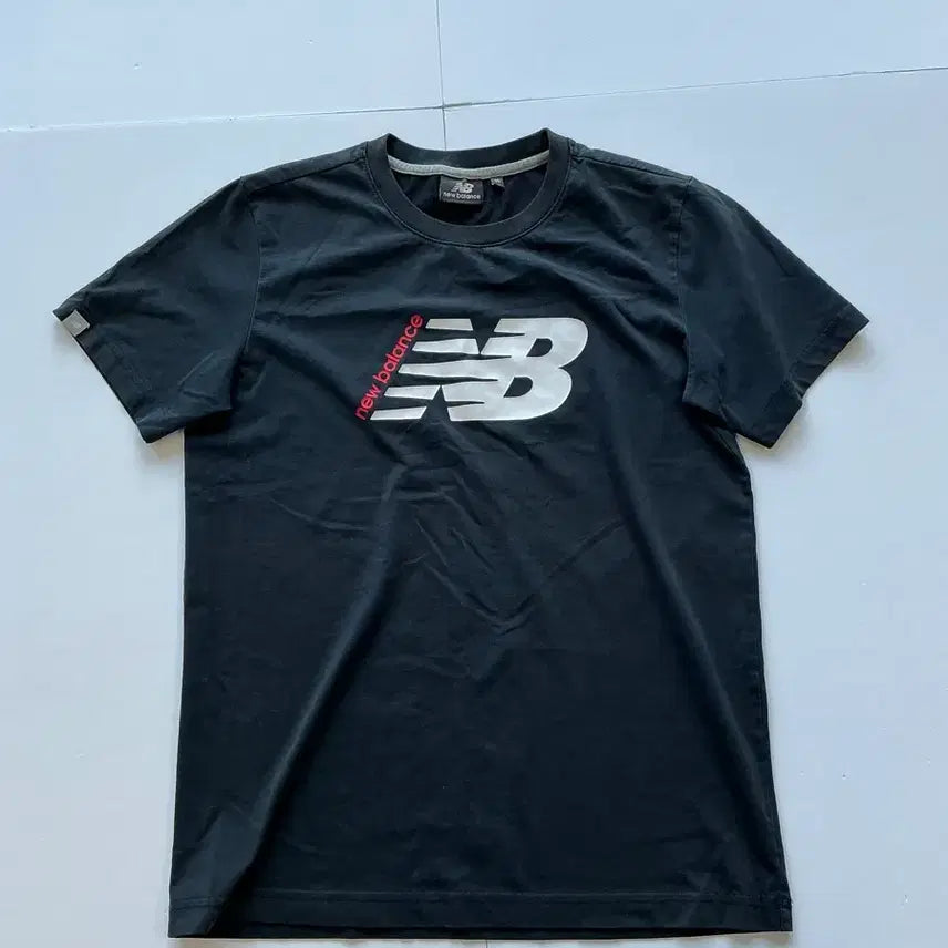 [BUNJANG] New Balance Black T-Shirt - Medium (95) / 뉴발란스 반팔티 블랙 M (95)