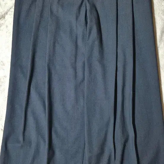 [BUNJANG] Charcoal Semi-Wide Fit Two-Tuck Slacks (Size 34) / 투턱 슬렉스 34