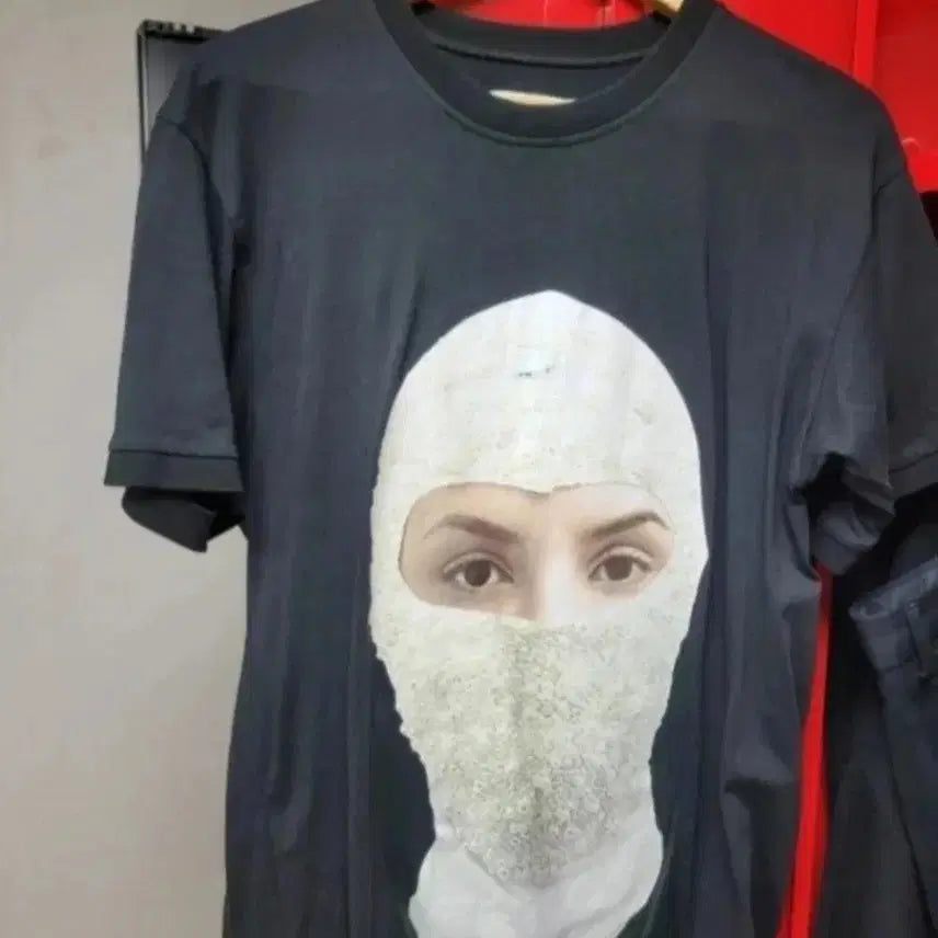 [BUNJANG] Innominate T-Shirt / 이놈어닛티셔츠