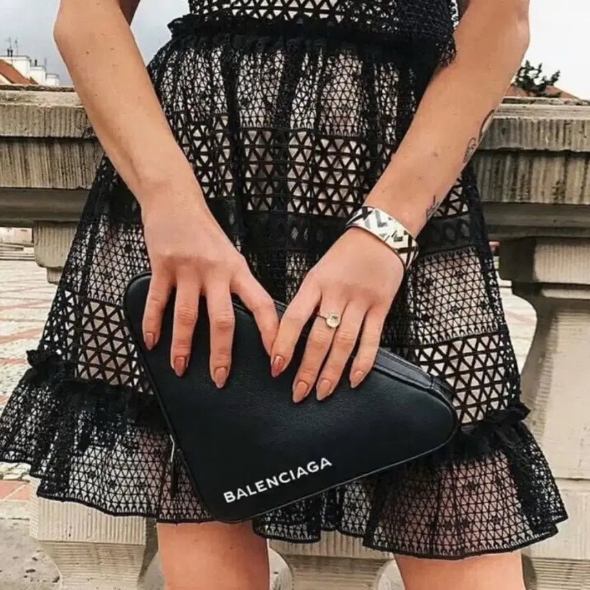 [BUNJANG] Balenciaga Triangle Clutch / 발렌시아가 트라이앵글 클러치(정품)