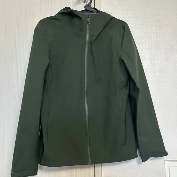 [BUNJANG] Uniqlo Hooded Windbreaker Jacket Size S / 유니클로후드 바람막이 S