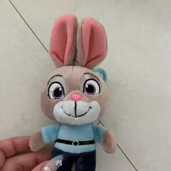 [BUNJANG] Judy Doll Keychain / 쥬디 인형 키링 팝니다