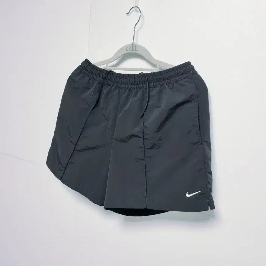 [BUNJANG] Nike Women's 2024 Black Woven Running Shorts / 여성 2024 나이키 상태양호 검정 우븐 쇼츠 반바지 바지 여름 러닝복