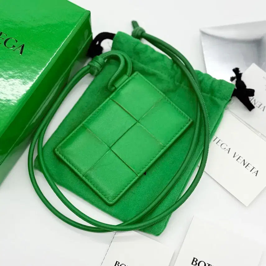 [BUNJANG] Bottega Veneta Cassette Necklace Card Holder / [정품] 보테가베네타 카세트 목걸이 카드지갑