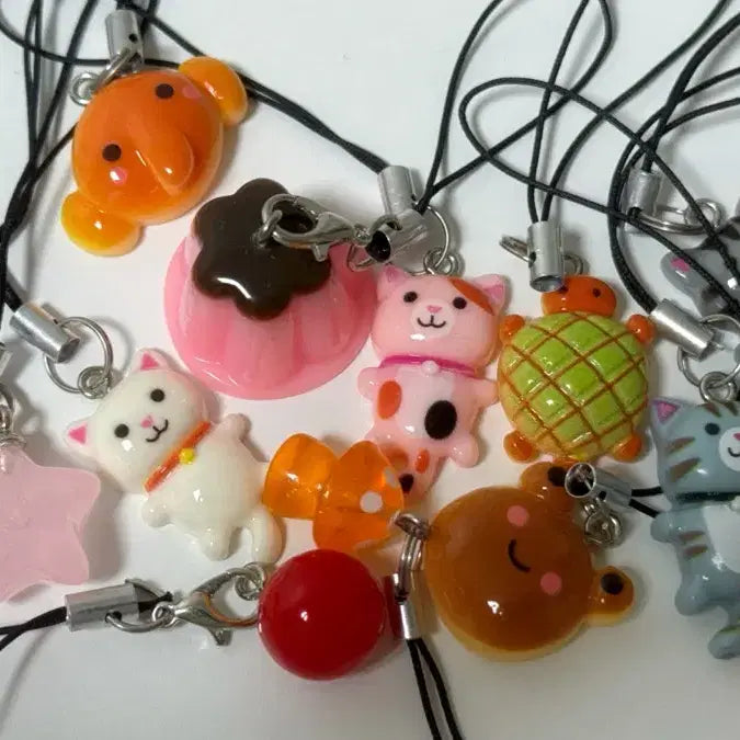 [BUNJANG] Random Keychain Bundle / 랜덤 키링 (4+1) 처분 목적