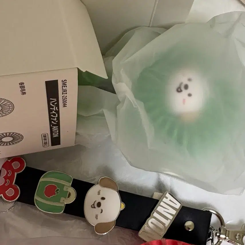 [BUNJANG] RIIZE Anton Tokyo Dome All Concert Goods Fan + Lightstick Strap / 앤톤 최종 가격내림 도쿄돔 올콘 굿즈 선풍기 + 응원봉 가죽 스트랩 일괄