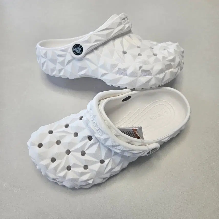 [BUNJANG] Crocs Geometric White Size 260 (US M10/W12) Brand New / 크록스 지오메트릭 화이트 260 새상품