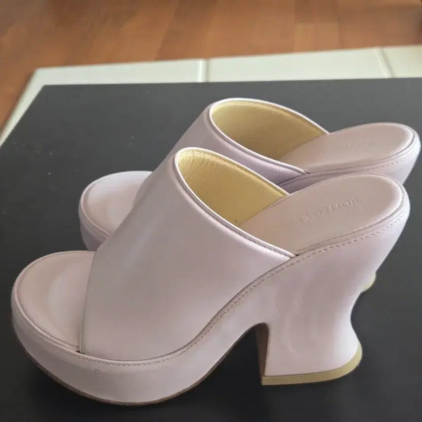 [BUNJANG] Bottega Veneta Mule Heels / 보테가 구두