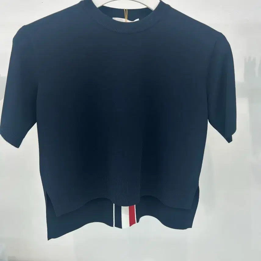 [BUNJANG] Thom Browne Intarsia Back Three-Stripe Viscose Knit Short Sleeve Shirt / 톰브라운 인타르시아 백삼선 스트라이프
