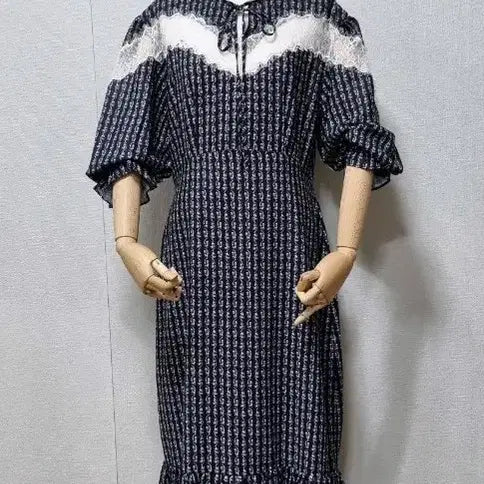 [BUNJANG] Pattern Lace Long Dress / 패턴 레이스 롱 원피스
