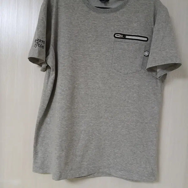 [BUNJANG] Hazzys Grey Short Sleeve T-Shirt with Pocket Detail / 헤지스 그레이 반팔 티셔츠 포켓 포인트