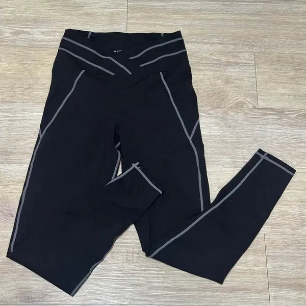 [BUNJANG] Black Leggings with Line Detail / 검정레깅스