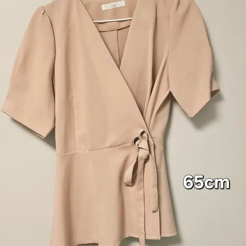 [BUNJANG] Beige Wrap Blouse with Puff Sleeves / 베이지 랩 블라우스