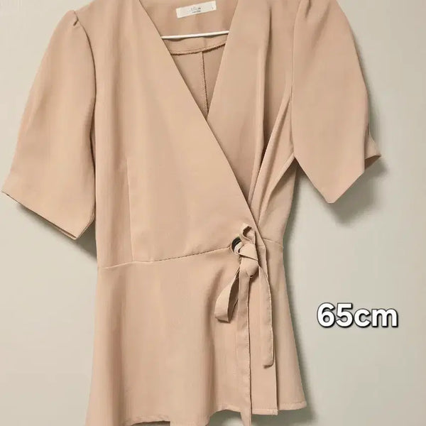 [BUNJANG] Beige Wrap Blouse with Puff Sleeves / 베이지 랩 블라우스