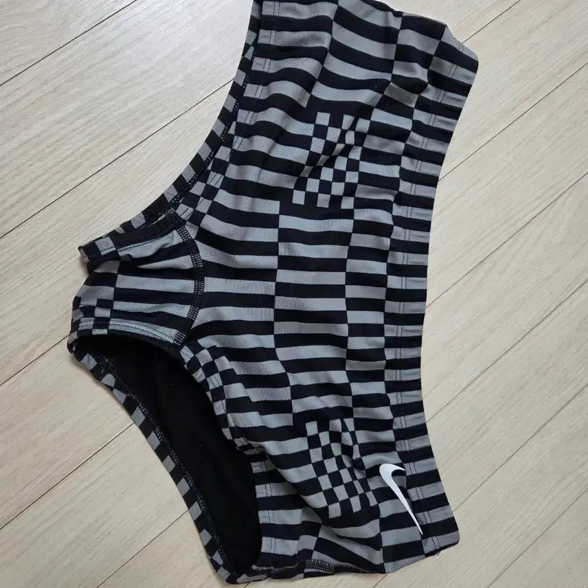 [BUNJANG] Nike HydraStrong Men's Checkerboard Pattern Swim Trunks / 나이키 숏사각 수영복