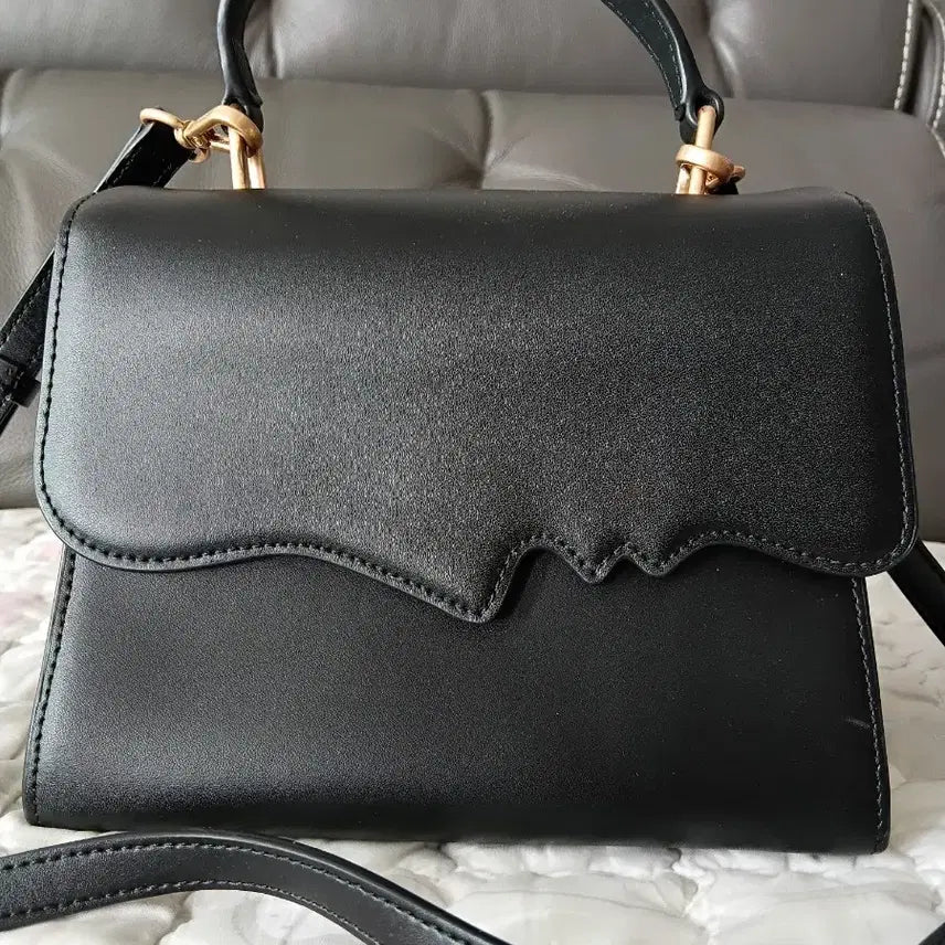 [BUNJANG] Vincis Black Top Handle Flap Bag / 빈치스 블랙 탑핸들 플랩 가방