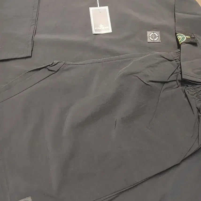 [BUNJANG] Stone Island Black Short Sleeve T-Shirt and Shorts Set (110) / 스톤 블랙 반팔 티셔츠 반바지 세트 110