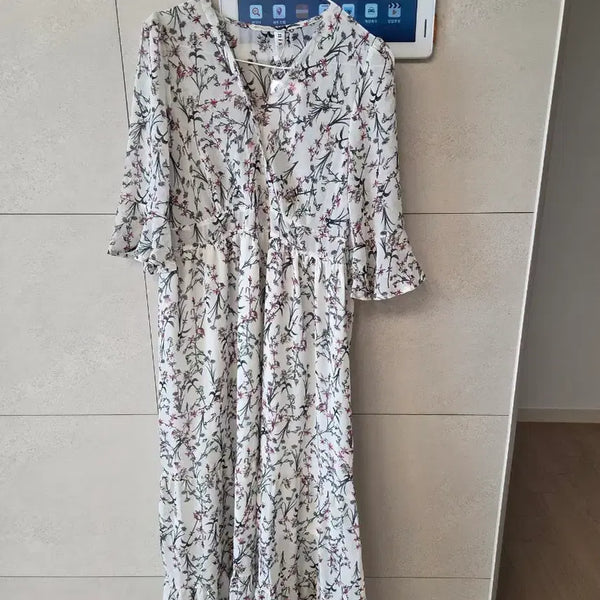 [BUNJANG] Nis Flower Long Dress / Nis 브랜드의 플라워 롱 원피스입니다.