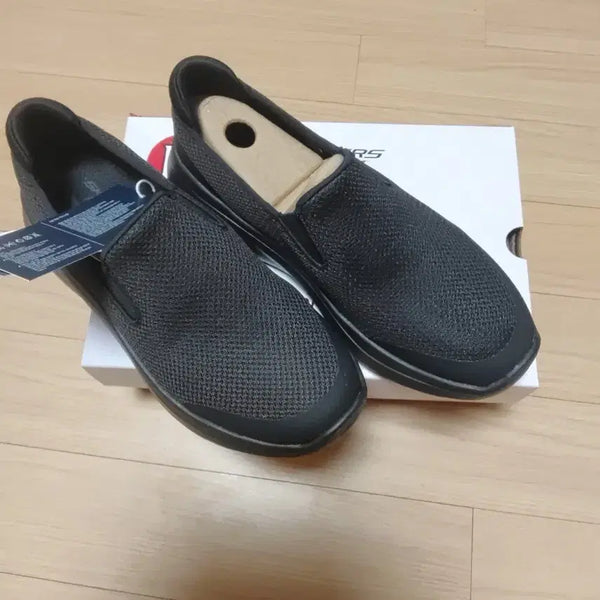 [BUNJANG] Skechers Go Walk Arch Fit Enjoy Slip-On 250 (US 8) New / 스케쳐스 고워크 아치핏 엔조이 슬립온 250 새제품