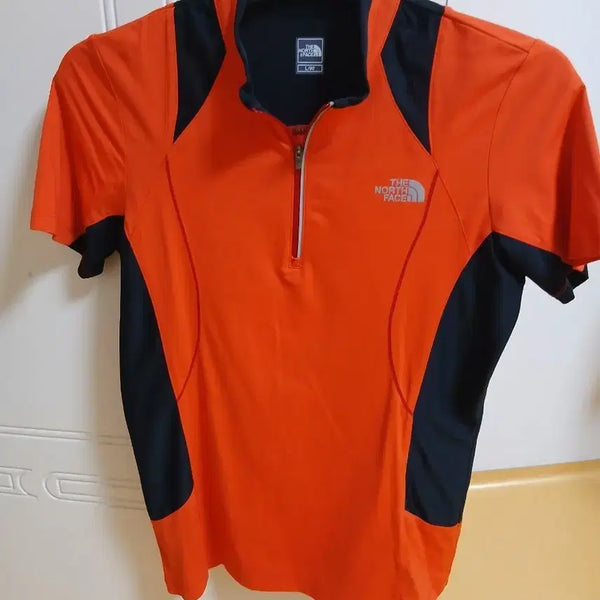 [BUNJANG] The North Face Hiking T-Shirt Orange/Black Women's L(90) / 노스페이스 등산 반팔 티셔츠 오렌지/블랙 L(90)