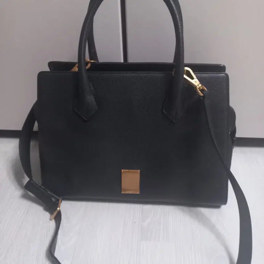 [BUNJANG] Couronne Black Leather Tote Bag & Crossbody Bag / 쿠론 리자드 토트백 겸 크로스백