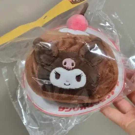 [BUNJANG] Sanrio Kuromi Cherry Choco Roll Cake Keychain / 산리오 쿠로미 체리 초코 롤케이크 키링