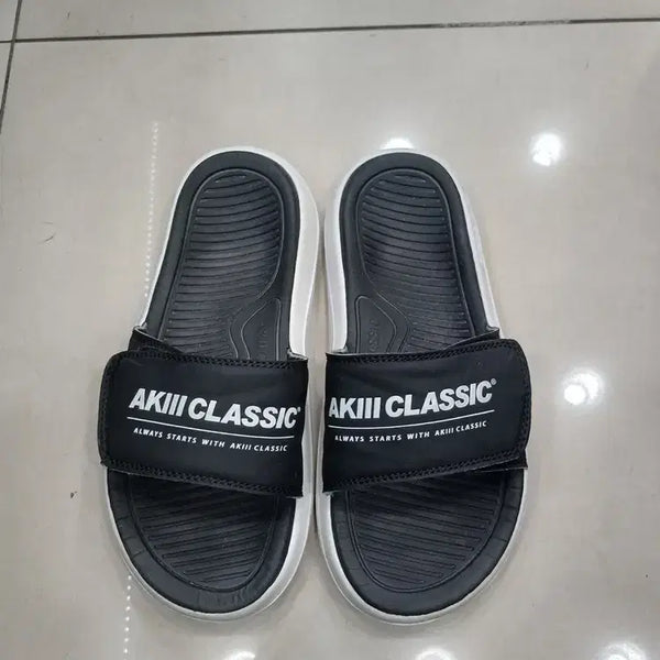 [BUNJANG] Akiklassic Black Velcro Strap Slippers (Approx. 3cm Heel) / 아키클래식 240사이즈 검정 찍찍이밴드 슬리퍼 뒤굽 약3cm정도 중고