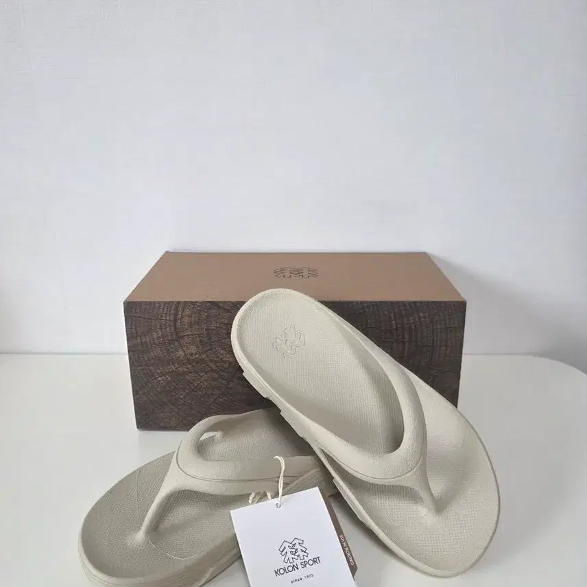 [BUNJANG] KOLON SPORT Women's Beige Flip-Flops Sandals (Size 230) / 새상품>코오롱스포츠 여성 슬리퍼 베이지 230/코오롱스포츠 쪼리