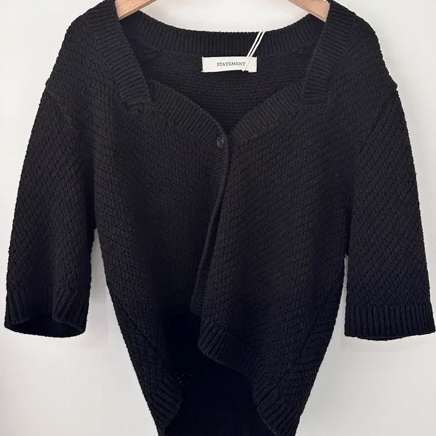 [BUNJANG] Statement Black Knit Cardigan Short Length / F]스테이트먼트 블랙 니트 가디건 숏 기장