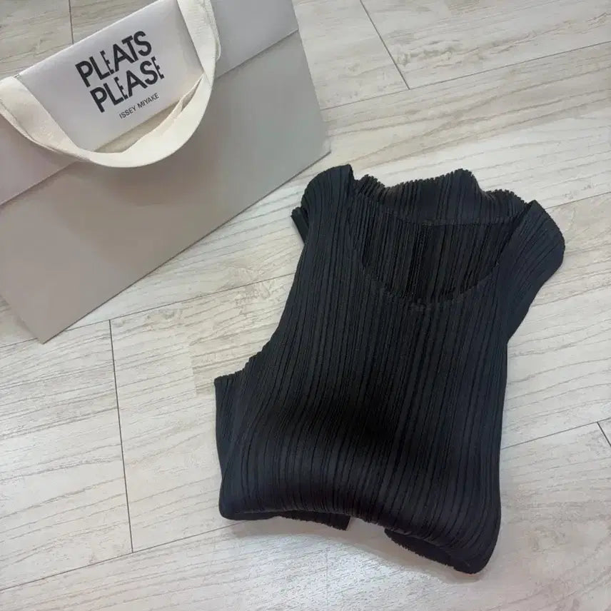 [BUNJANG] Pleats Please Issey Miyake Sleeveless H-Line Basic Dress Black Size 1 / 플리츠플리즈 블랙 원피스(민소매 베이직 H라인)