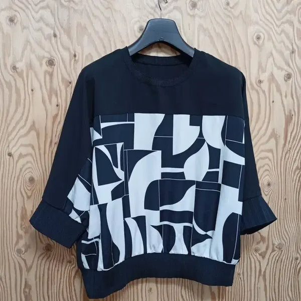 [BUNJANG] Anne Klein Geometric Pattern 5-Sleeve Blouse / 앤클라인 기하학 무늬 5부 소매 브라우스