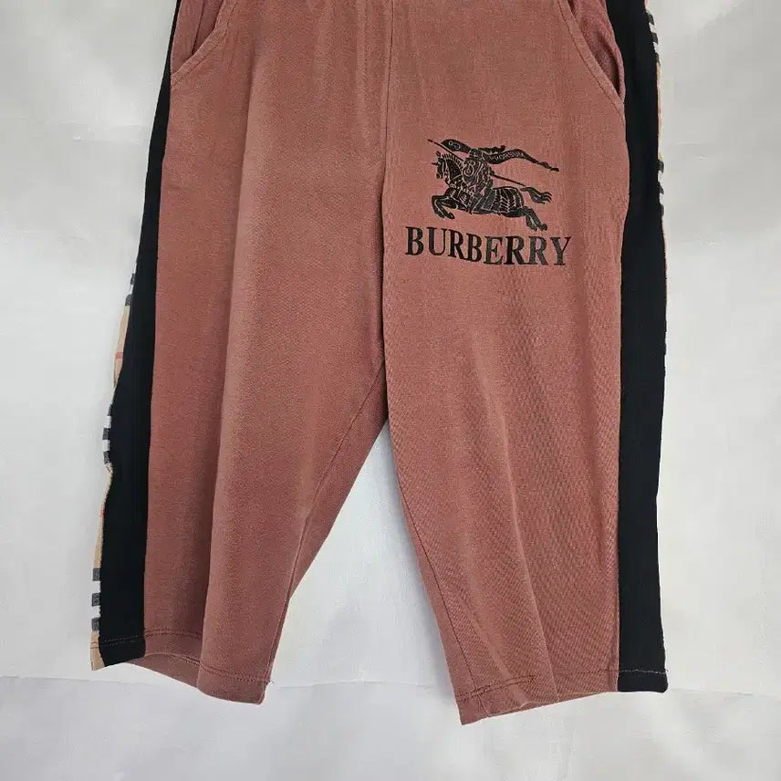 [BUNJANG] Burberry Logo 5-6 Part Training Leggings Shorts / 버버리 로고 5부 트레이닝 레깅스 반바지
