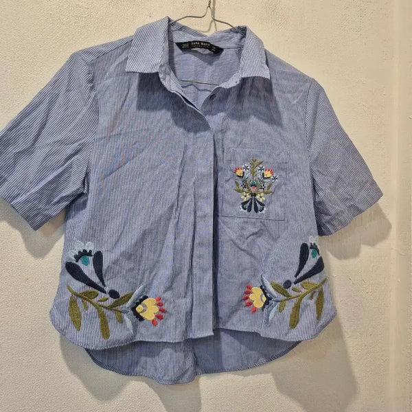 [BUNJANG] Zara Striped Embroidered Short Sleeve Shirt / 자라 스트라이프 자수 반팔 셔츠