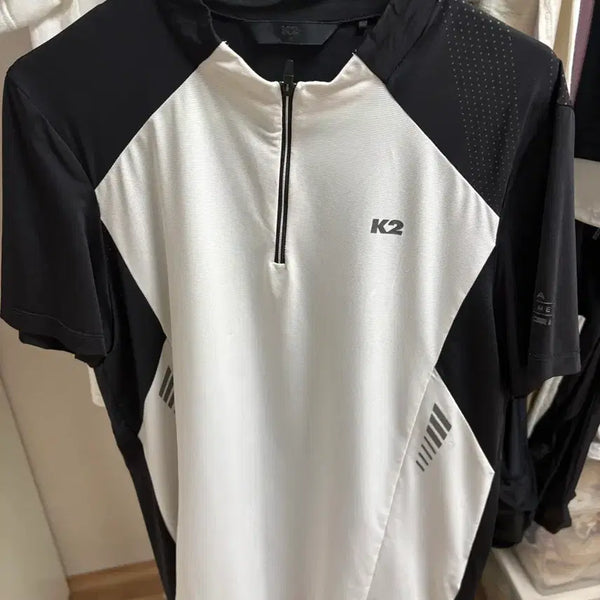 [BUNJANG] K2 Women's Performance T-Shirt / K2 반팔 기능성 티셔츠 블랙/화이트