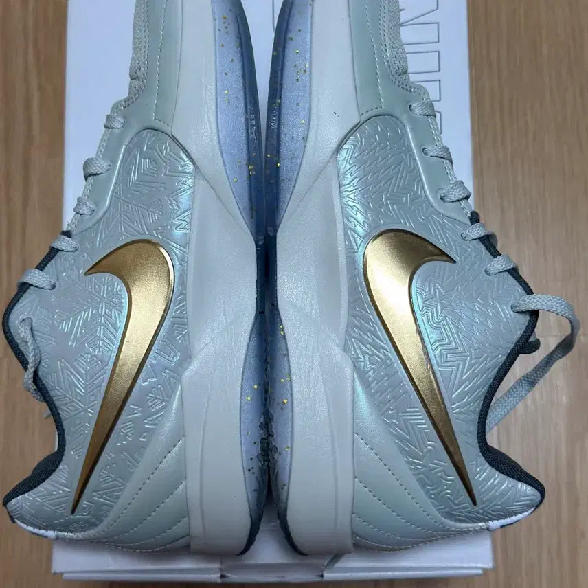 [BUNJANG] Nike JA 2 Christmas Edition Limited Edition Basketball Shoes / 나이키 JA 2 크리스마스 에디션 (한정판)