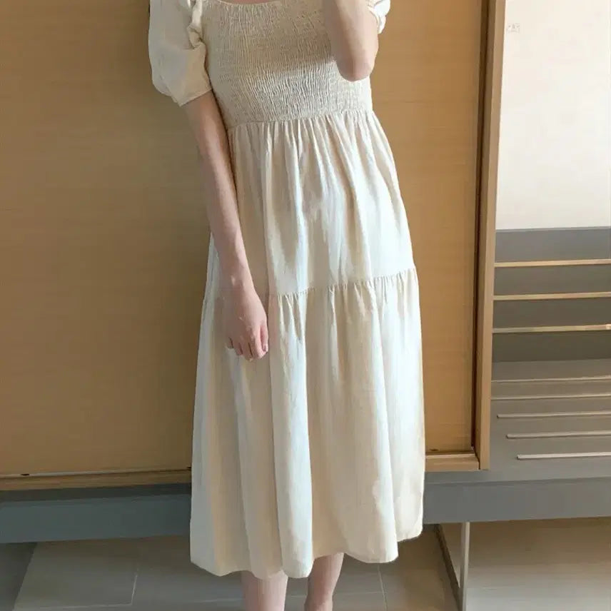 [BUNJANG] Linen Smocked Banding Puff Square Neck Off Shoulder Short Sleeve Long Dress / 린넨 스모크 밴딩 퍼프 스퀘어넥 오프숄더 반팔 롱 원피스
