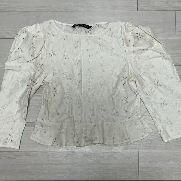 [BUNJANG] Zara Puff Lace Blouse XS / 자라 퍼프 레이스 블라우스 xs