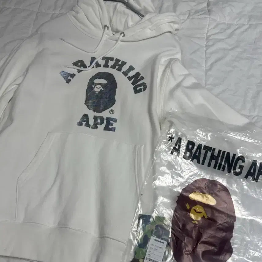 [BUNJANG] BAPE Hologram Hoodie Ivory / 베이프 홀로그램 후드 아이보리