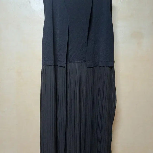 [BUNJANG] Sherisa Knit Vest with Chiffon Pleated Hem / 쉐리사 니트 조끼