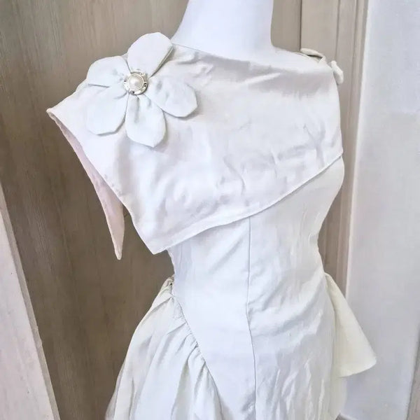 [BUNJANG] White Flower Off-Shoulder Mini Dress / 화이트 플라워 오프숄더 미니 원피스