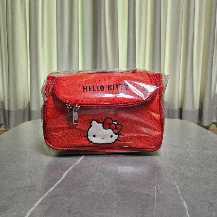 [BUNJANG] Hello Kitty Makeup Pouch / 키티메이크업 파우치
