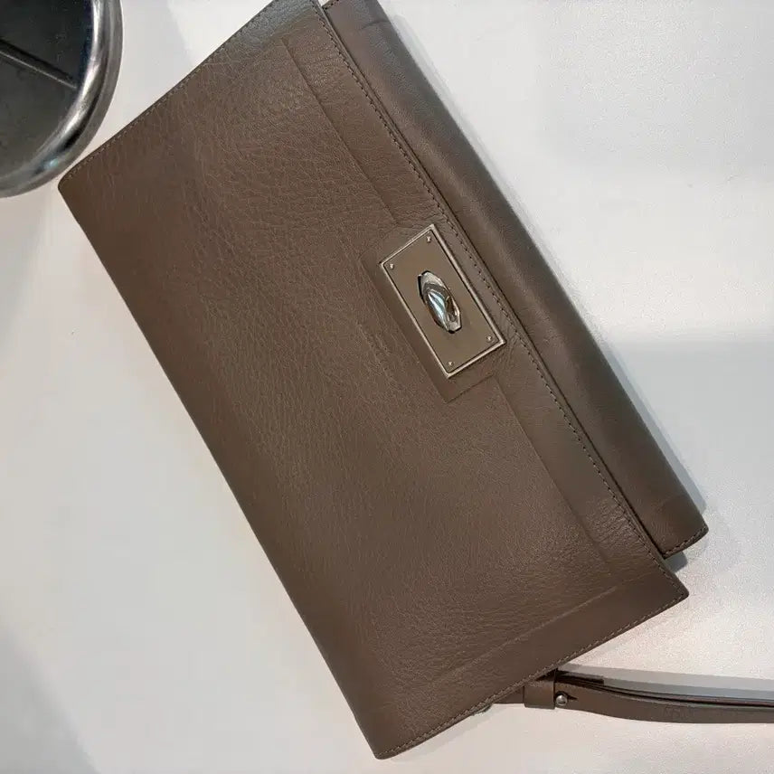 [BUNJANG] Givenchy Leather Clutch Bag / 지방시 가죽 클러치백
