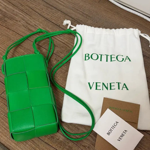 [BUNJANG] Bottega Veneta Cassette Bag Phone Pouch Green + Dust Bag / 보테가베네타 카세트백 폰파우치 그린 + 더스트백
