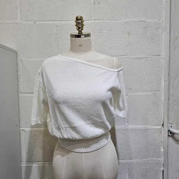 [BUNJANG] Off-Shoulder Half-Sleeve Knit Top - White / 얇은니트 밑단시보리 한쪽 오프숄더 반팔- 화이트