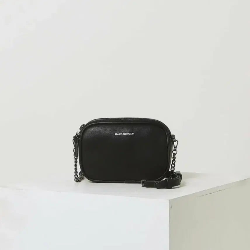 [BUNJANG] JILL BY JILLSTUART Black Logo 2-Tier Chain Crossbody Bag / 질바이질스튜어트 블랙 로고 2단 체인 크로스백