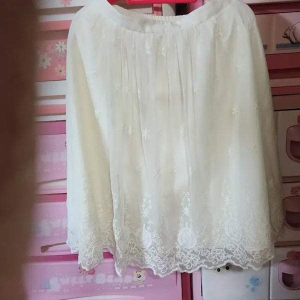 [BUNJANG] Ivory Lace Flare Midi Skirt / 아이보리 레이스 플레어 스커트 보통66넉넉