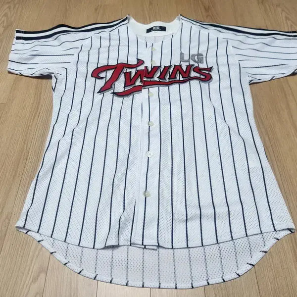 [BUNJANG] LG Twins #11 Husband Baseball Jersey Size 100 / LG 트윈스 11번 남편 야구유니폼 사이즈 100 판매합니다.