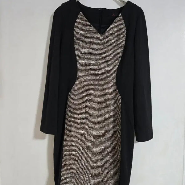 [BUNJANG] Elegant Black Dress with Stylish Pattern / 고급스러운 블랙 원피스